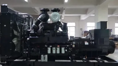 ชุดเครื่องกำเนิดไฟฟ้าดีเซลเครื่องยนต์ Cummins 640kW ส่งออกอิหร่าน